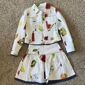 monnalisa girls set Jacket size 8 and skirt size 6 made in Italy Great condition